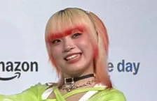 【 HANA・MAHINA 】　メンバーからクイズ八百長疑われ大慌て　〝見てない〟〝絶対に見てません〟　疑いの目を向けられながらも　プレゼントに選んだのは…
