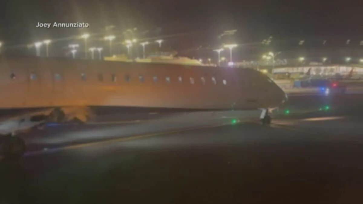 NY空港で航空機同士が接触　主翼が折れる事故　1人が軽傷　デルタ航空の子会社