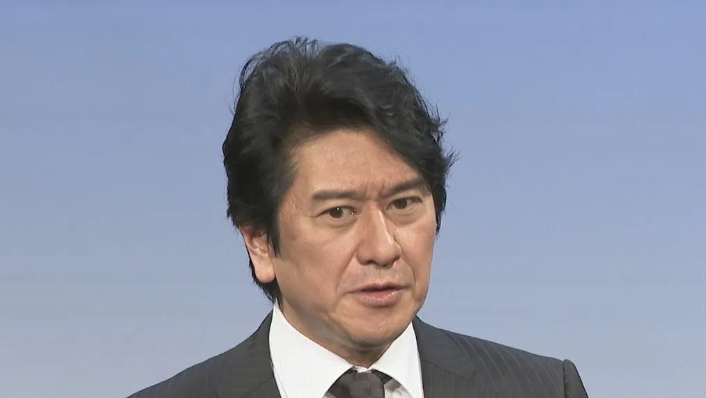 【 川﨑麻世 】　「長年悩んでいる腰痛」「両足裏の砂利を歩いている感覚の痺れも　全く改善されない」　医師とのやり取り明かす　「手術はかなり困難である為に　トレーニングしかない」