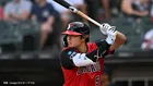 村上宗隆、激走後に右太ももをおさえ途中交代　ア・リーグ2冠王にアクシデント発生