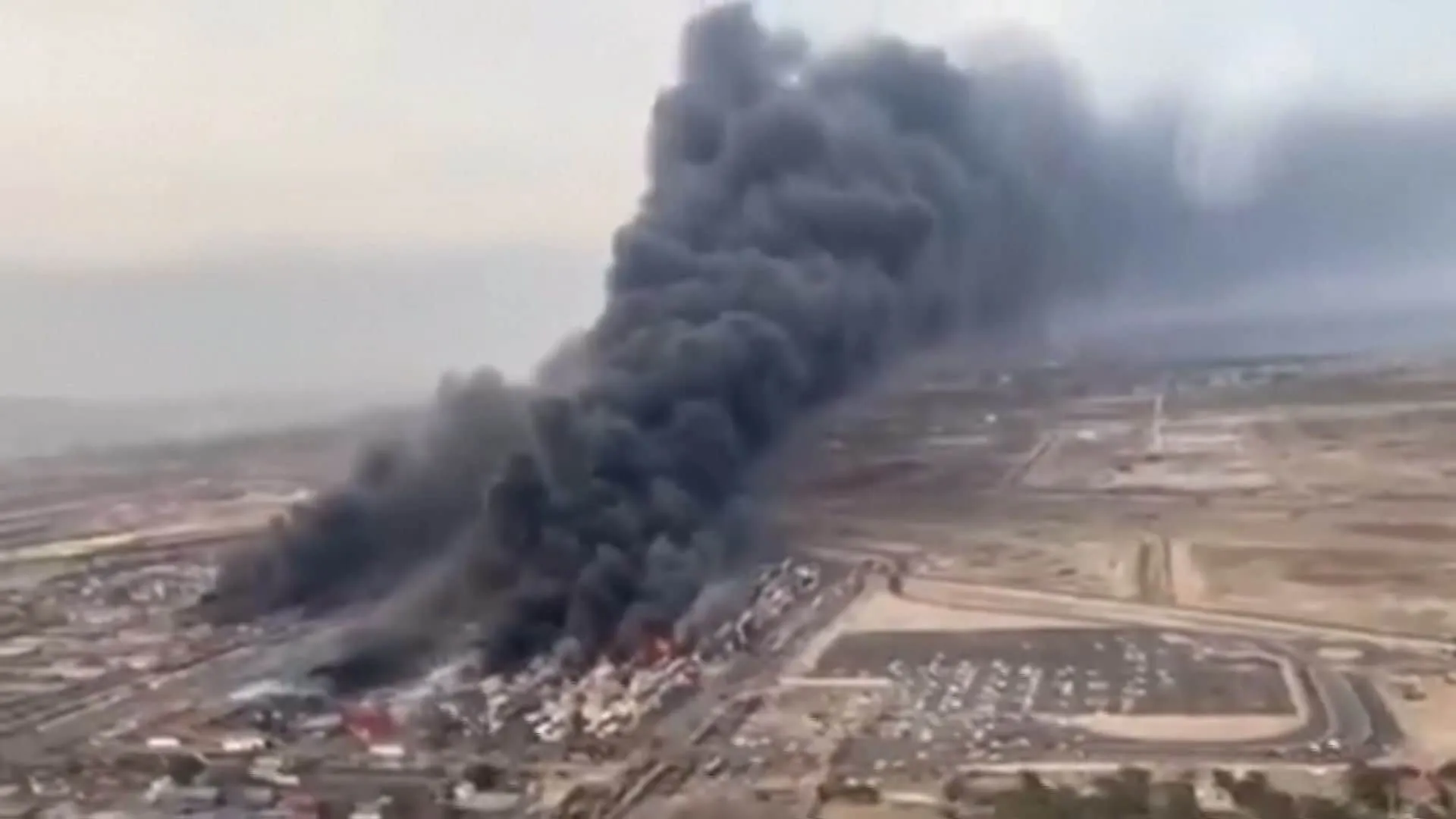 イランの港が大爆発し700人以上が死傷　爆発原因は不明も「ミサイルの燃料」に関連した可能性も