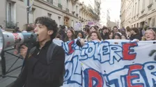 フランスの高校生らによる抗議デモ 首相が「教育予算の増額」を表明 7日もパリなど各地で抗議デモ続く
