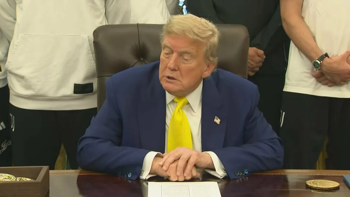トランプ大統領 「TikTok」米事業の売却期限をさらに90日間延長　大統領令に署名