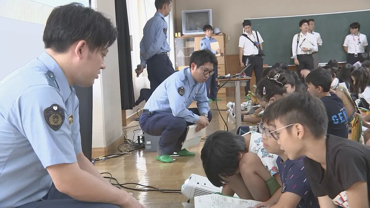 小学校の授業で警察の「サイバー犯罪対策テスト」活用しネット犯罪防止へ　子どものSNS利用時間増える夏休みを前に注意喚起　埼玉県