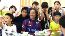 “おかわり殺到”で石川直宏さんがまさかのぼっち飯？ FC東京のコラボ給食に児童舌鼓、元日本代表が伝えた「自分に合った食」【KICK OFF! J】