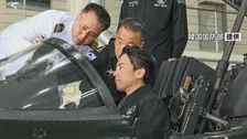 小泉防衛大臣が韓国の特殊飛行部隊「ブラックイーグルス」を視察　機体のコックピットにも搭乗　きょう日韓防衛相会談