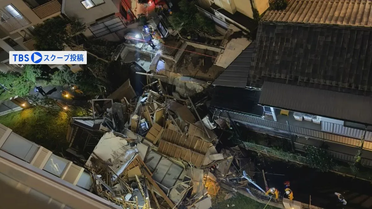 【速報】「地面がドンと、重いものが地面に…」東京・杉並区の住宅街で木造二階建て住宅1棟が倒壊　けが人や逃げ遅れはなし　警視庁