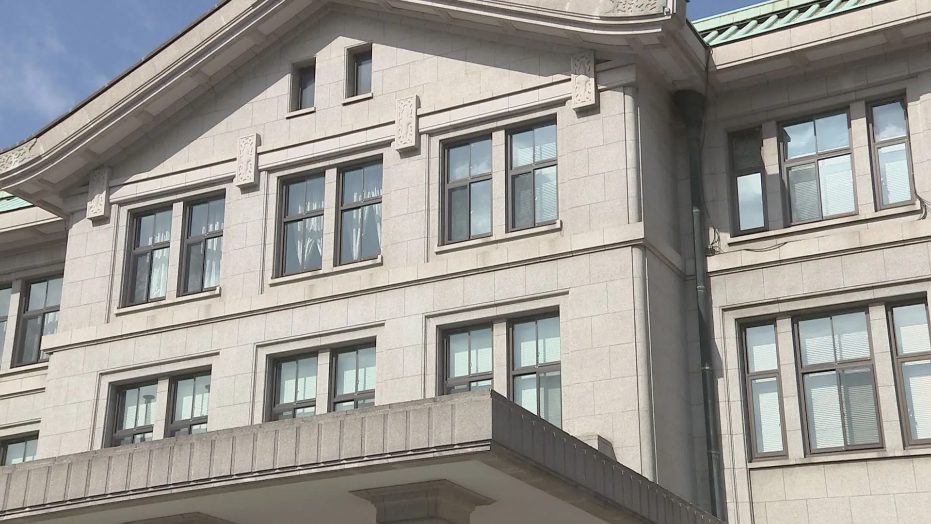 【速報】天皇皇后両陛下らの側近が私的生活費360万円を盗んだとして懲戒免職　すでに全額弁済　宮内庁