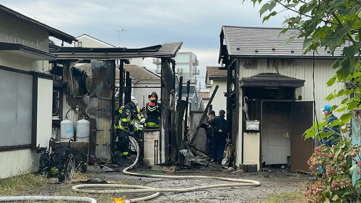 相模原市で木造平屋建て住宅1棟が全焼する火事　隣の住宅の一部も焼ける　1人死亡