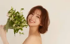 【 篠田麻里子 】　再婚を発表　「かねてよりお付き合いさせていただいております方と」「共に穏やかに歩んでいけたら」