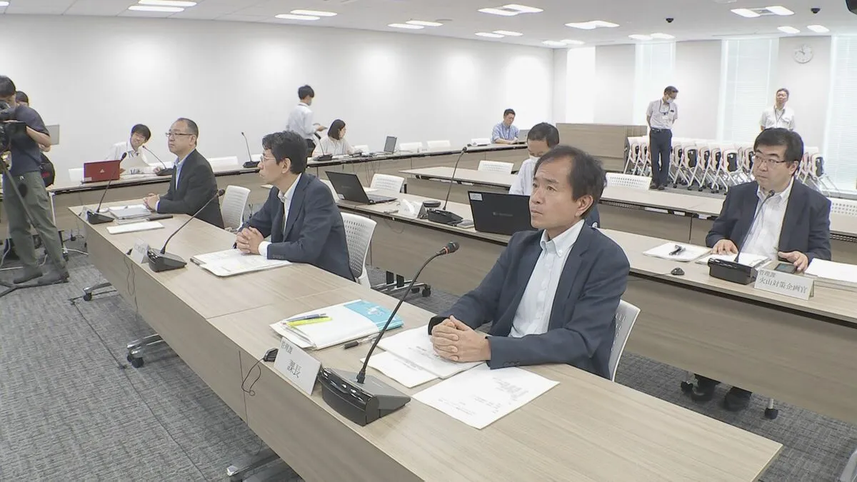 気象庁「火山情報アドバイザリー会議」の臨時会が初会合　新燃岳の活発な噴火活動継続で　今後発表する情報の内容などについて検討