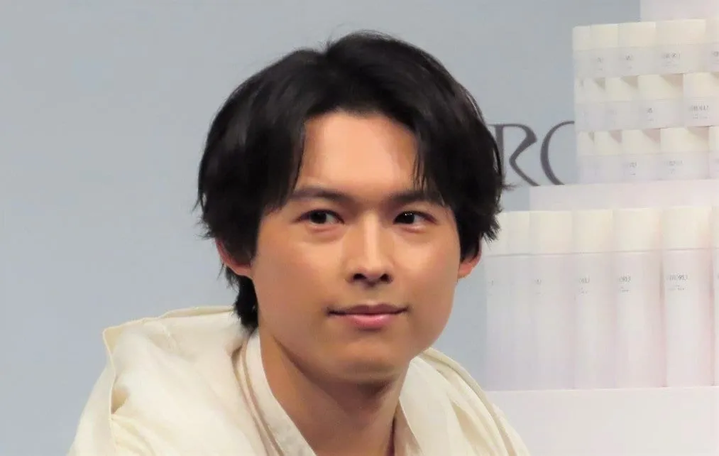 【 SixTONES・松村北斗 】　自分の肌に「見とれる」ことがあると告白　肌荒れに悩んだ過去を振り返り「こんなに悩みがない肌になった」