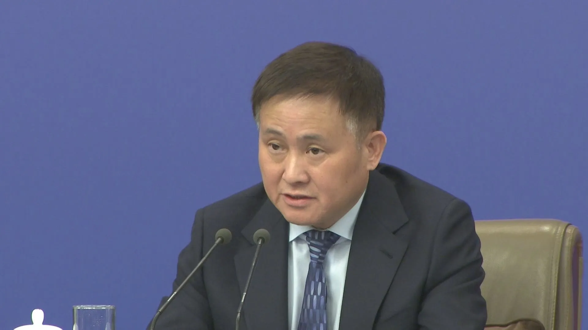 中国・中央銀行総裁「適度に緩和的な金融政策を実施」トランプ関税を批判