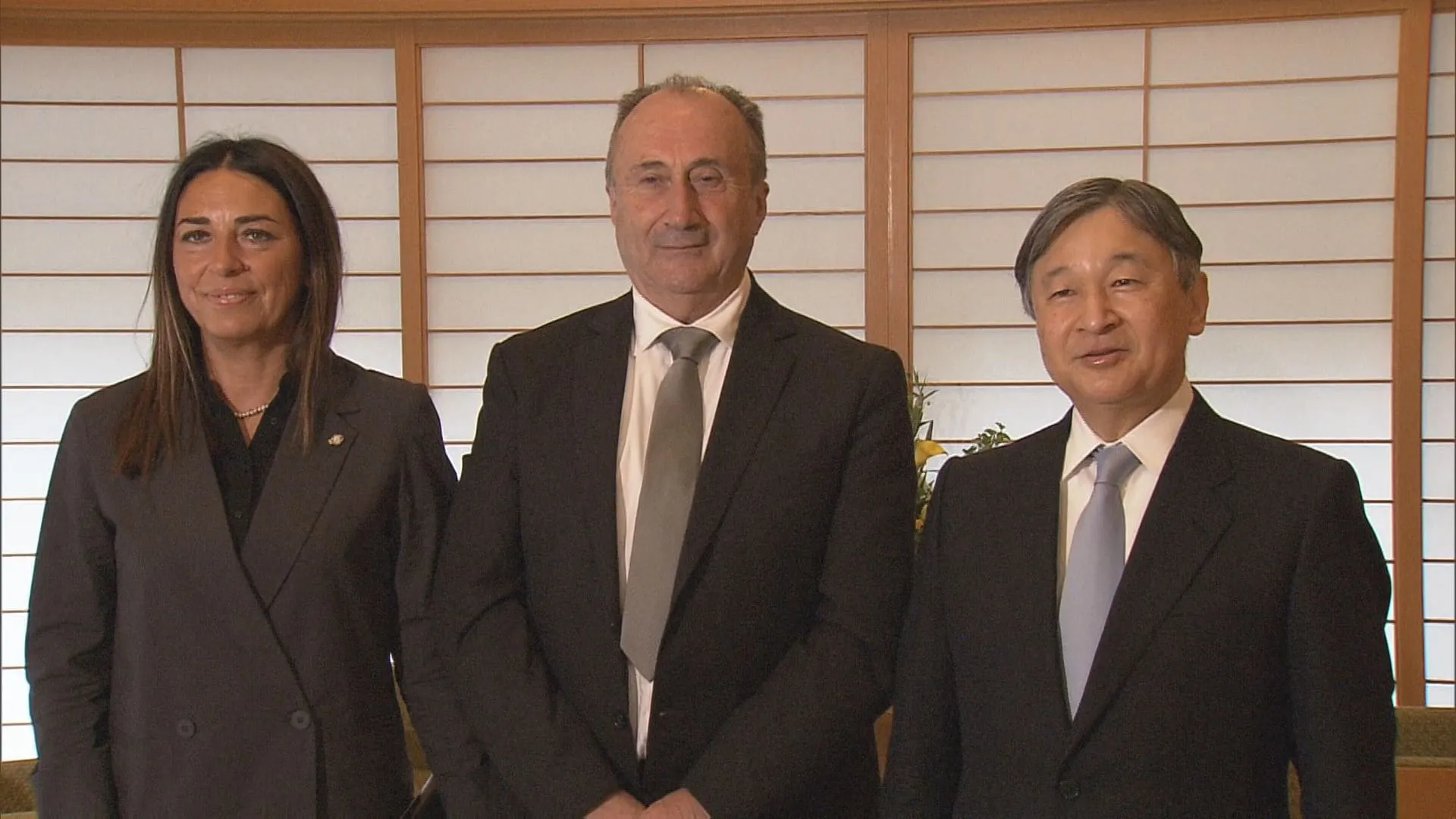 天皇陛下　サンマリノ共和国の元首2人と御所で面会　大阪万博で来日　1984年に訪問時の写真を見せてなごやかに懇談