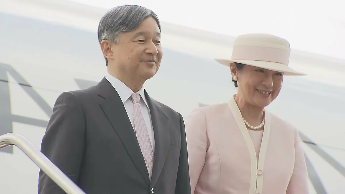 天皇皇后両陛下がモンゴルに到着　モンゴル式の歓迎受け笑顔　大統領夫妻との晩さん会など出席予定　日本人抑留者の慰霊碑に献花も