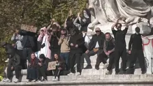 フランス全土110か所で大規模抗議デモ　55万人参加し1800人が拘束