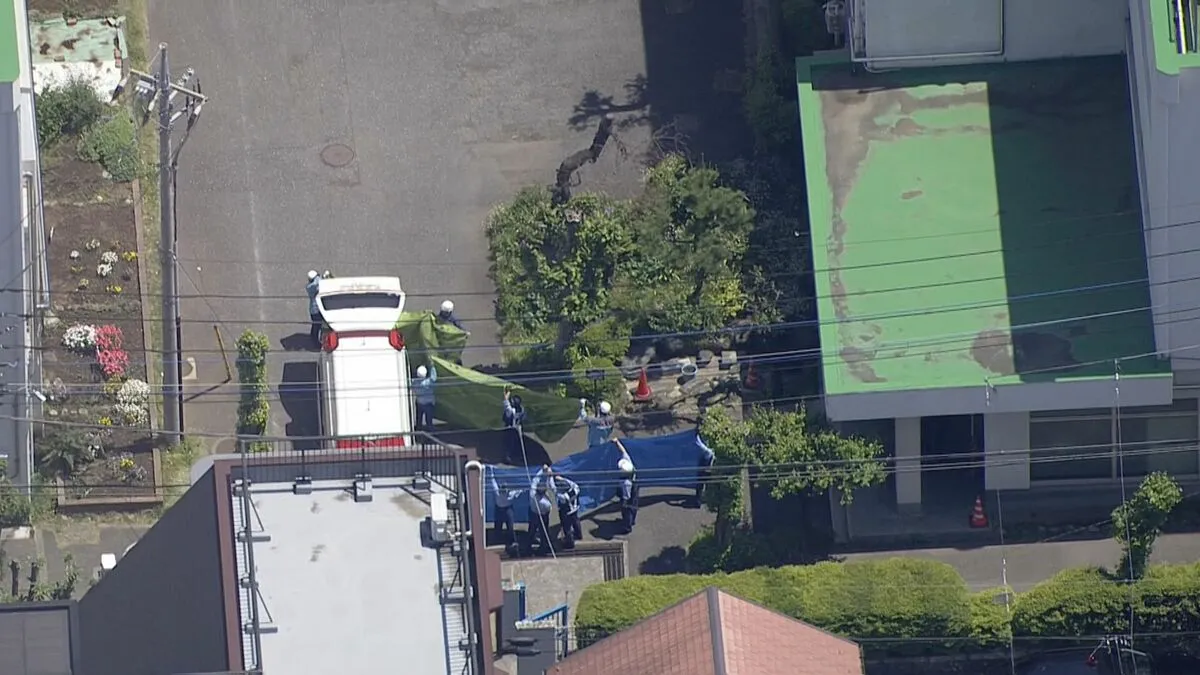 東京・立川市の小学校に乗り込み教職員への傷害などの疑いで逮捕の男2人を起訴　東京地検立川支部