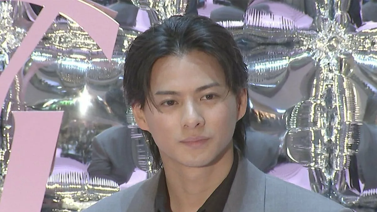【 平野紫耀 】　自身のメイクを見て「魔法のよう」　驚き語る　モットーは「自分らしく楽しむ」　【Number_i】