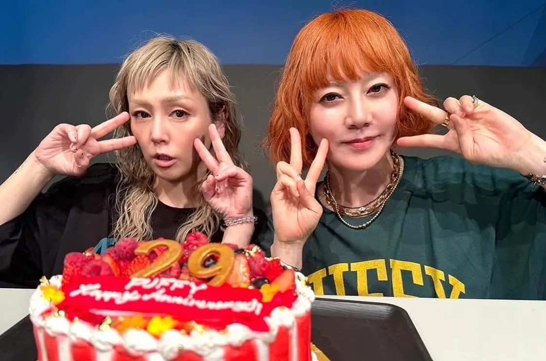 【 PUFFY 】　「デビュー29周年を迎えました」　２ショット写真に　ファン反響　「最高だよ！29周年おめでとう！」