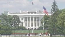 トランプ政権　永住権の申請に新指針　母国の大使館での手続きを義務付け 