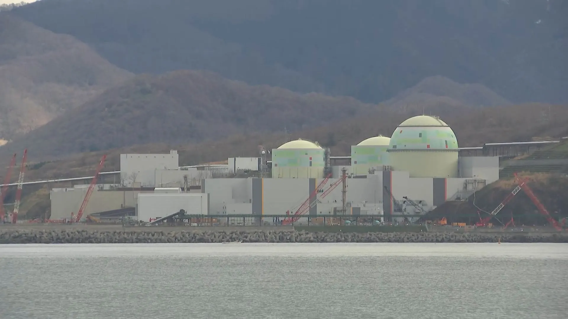 【速報】泊原発3号機が再稼働の前提となる審査に事実上「合格」 2027年早期に再稼働目指す　安全対策工事の費用は当初の17倍に　原子力規制委員会