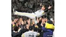 【ソフトバンク】逆転勝ち 無傷の4連勝で2年連続13度目の日本一！シリーズ8連勝＆直近10年で6度目V 柳田が決勝打 山本祐が申告敬遠後の同点打＆3打点 MVPはサヨナラ弾・正木