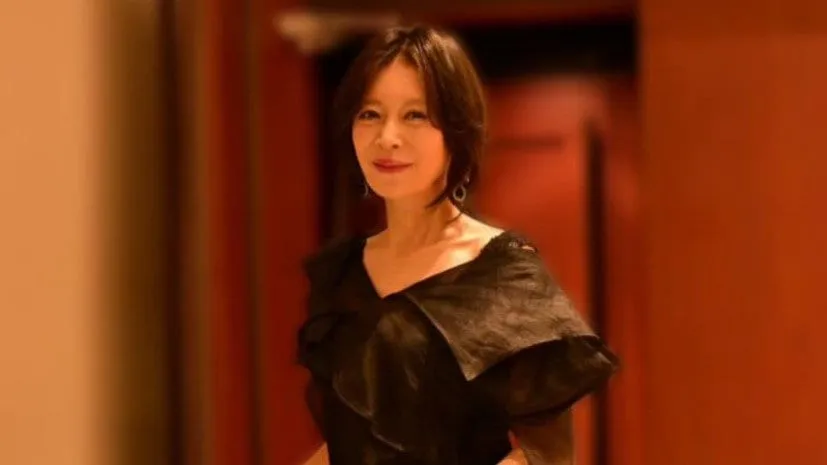 【 中森明菜 】 “お衣装をご紹介”  ファンイベでのドレス姿を連続投稿　ストーリーズ投稿のみでフォロワー11万人