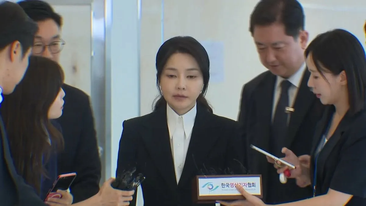 「16の疑惑」韓国前大統領の妻を起訴　旧統一教会の元幹部側から高級バッグ不正受け取り疑惑も