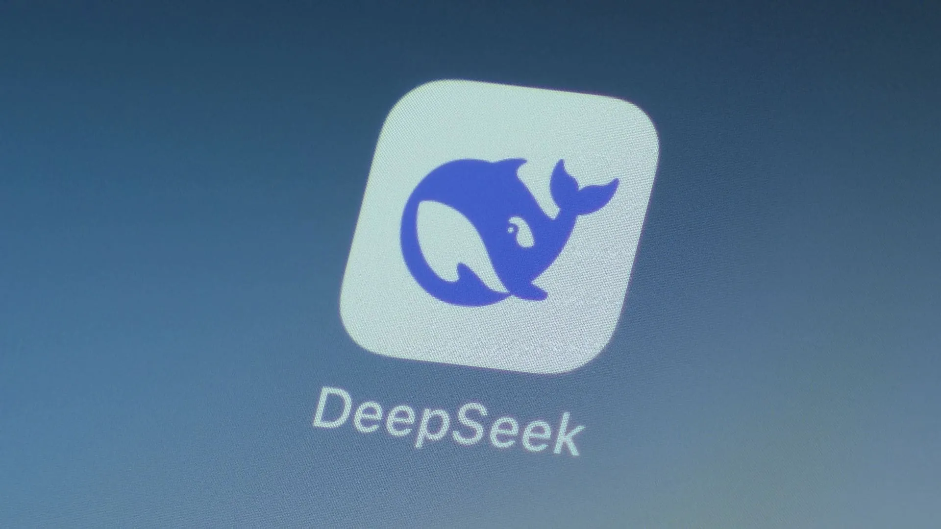 中国製生成AI「DeepSeek」にサイバー攻撃　発信元は「すべてアメリカ」 新規登録を一時的に制限