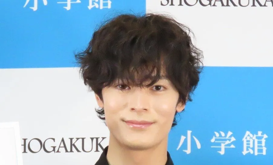【塩野瑛久】　話題のシックスパックは「体にムチを打って...」　自身のお気に入りパーツは「おじいちゃん譲りの鼻」