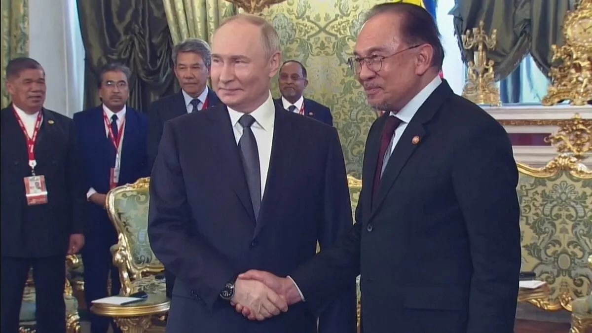 プーチン大統領“独立調査に協力の用意” マレーシア首相と会談　マレーシア航空機撃墜事件めぐり
