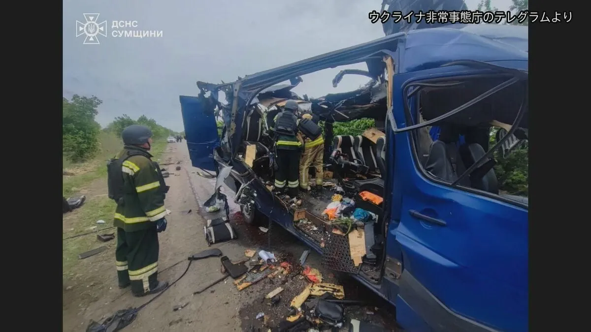 ウクライナ北東部でバス攻撃 9人死亡　ロシアとの直接交渉翌日に