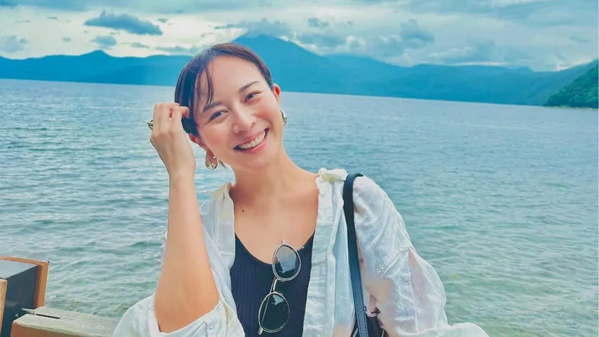 【 比嘉愛未 】　「Summer vacation」　函館の赤レンガから支笏湖まで　北海道旅行を満喫　毛ガニ、ウニ、イクラ…豪華すぎる海の幸に舌鼓