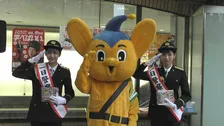 「ニコラ」専属モデルの高校生2人が警視庁牛込署の一日署長に任命 集まったファンらに交通安全を呼びかけ きょうから秋の全国交通安全運動始まる 警視庁