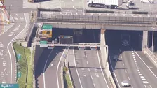 東京湾アクアラインで4台絡む玉突き事故　トラックに乗っていたとみられる1人死亡　通行止め続く