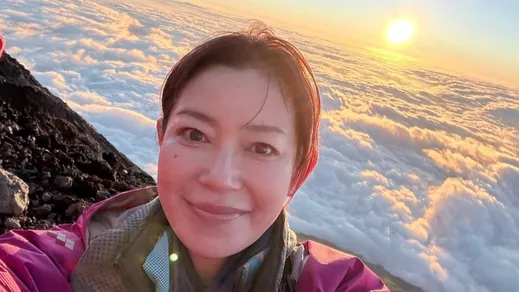 【須藤理彩】富士山山頂で『ミスター富士山』に遭遇「#アニー2026 　名古屋の大千穐楽の次の日から、富士山登ってきました」