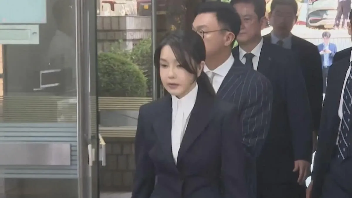 韓国　計16の疑惑　前大統領妻、キム・ゴンヒ氏逮捕状を審査　逮捕されれば大統領経験者の妻として初