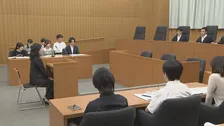 「裁判でどれだけ悩むか体感を」中高生らが本物さながらの法廷で架空の殺人未遂事件を審理 現役の弁護士や裁判官がサポート 司法教育支援協会が主催