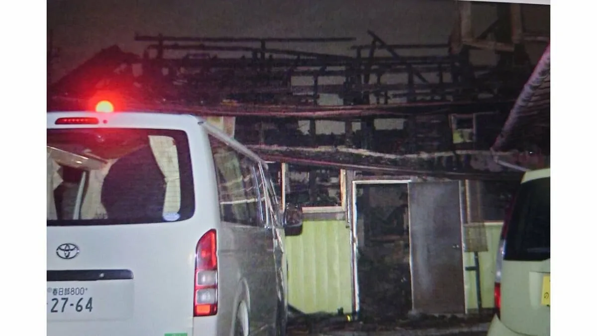 住宅全焼で焼け跡から2人の遺体　70代の住人夫婦と連絡取れず　埼玉県久喜市