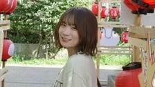 【 秋元真夏 】「お誕生日でした～！」「33って数字がかわいい」夕涼みちょうちんに囲まれスマイル　フォロワーから祝福続々