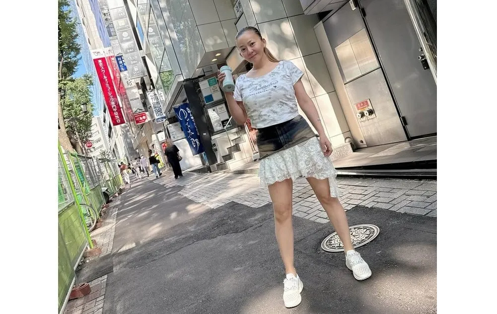 【 華原朋美 】 「家族でお寝坊さんしてご飯食べて渋谷に行っておもちゃ買ったり色々してきたよ♥」 オフショットを公開