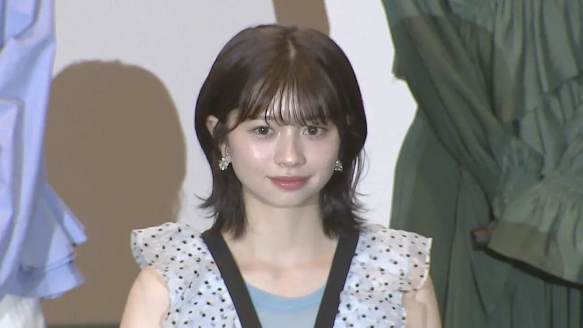 【桜田ひより】「観てくださった人にしか伝わらない」　原作者・辻村深月もサプライズ登壇し感激　「マスクをしていても目の中に輝きが」