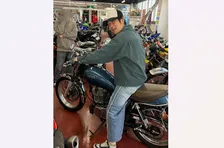【 NON STYLE・石田明 】 「バイクの魅力に魅せられた」「やばい。免許とりたくなってきた。助けて」　46歳の誕生日を前に
