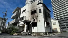 宇都宮市の3階建て住宅で火事　焼け跡から1人の遺体　住人の50代男性と連絡とれず