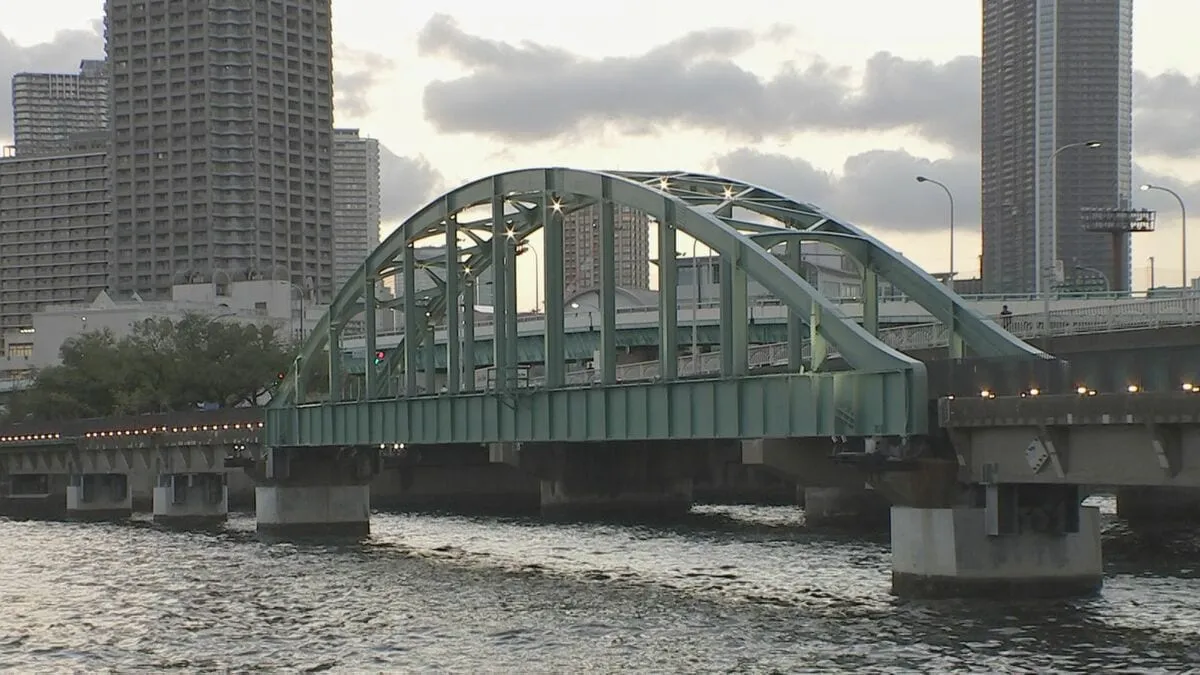 昭和の時代に活躍した東京の鉄道橋が今月19日から遊歩道に　鉄道橋としては日本で初めて採用されたローゼ橋形式　夜にはライトアップも