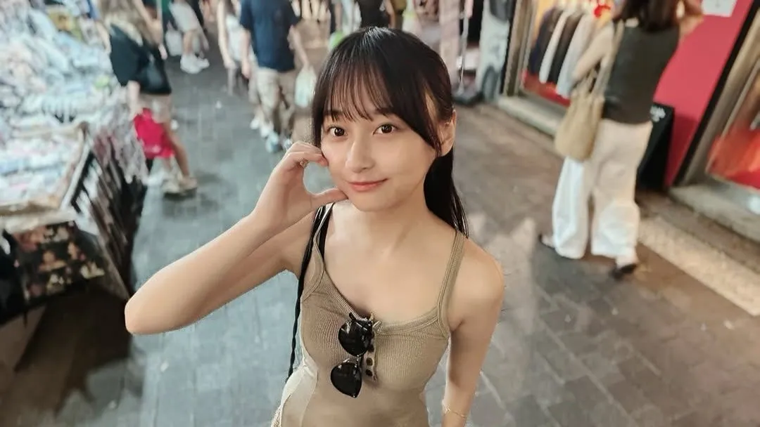【 影山優佳 】 "ほっぺハート” で韓国の思い出を繰り返し投稿　夜のファッション街散歩＆グルメも満喫