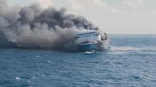 インドネシア沖を航行中のフェリーで火災　5人死亡　41人行方不明