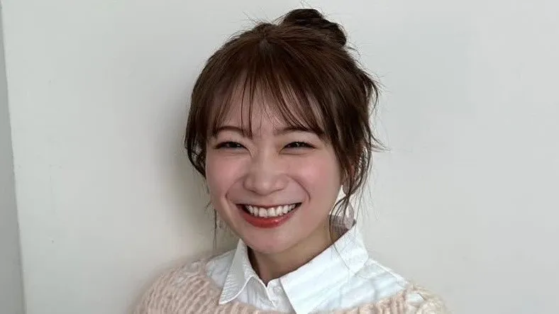 【秋元真夏】高校時代の写真を公開　「中学の卒業式にもらった」17年愛用のカメラで撮影