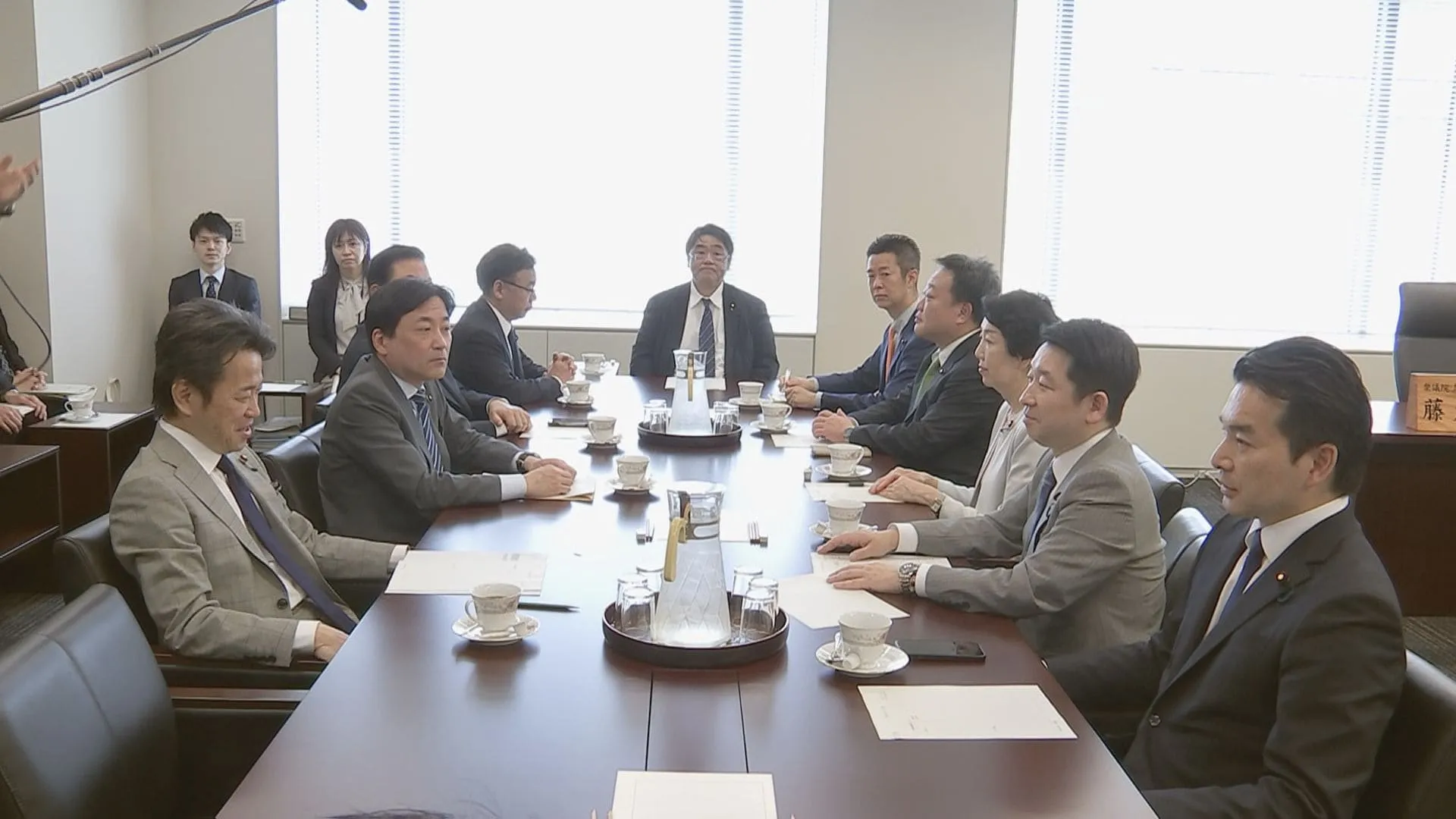 年金法案めぐり　野党側が厚労大臣不信任案提出を示唆