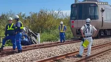 「小田急ロマンスカー」とコンバインが衝突　電車の乗客乗員約150人にけがなし　コンバインを運転していた男性もけがなし　神奈川・小田原市